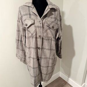 DAVI & DANI Grey Plaid Button-Up Shacket